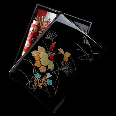 Akikusa Letterhead Box | YAMADA HEIANDO Lacquerware: Hand-Crafted Imperial Luxury for Japanese Emperor